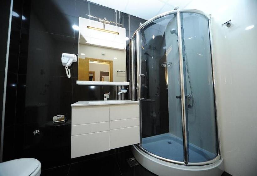 هتل Garni Uni Elita Lux