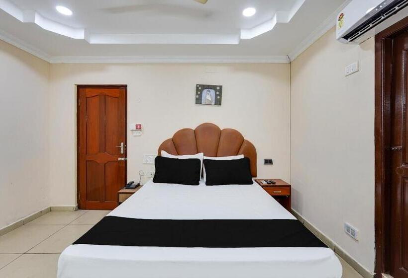 Super Hotel O Park Town Near Nehru Stadium