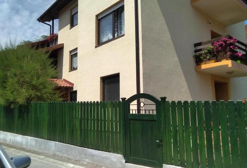 پانسیون Guest House Isidora