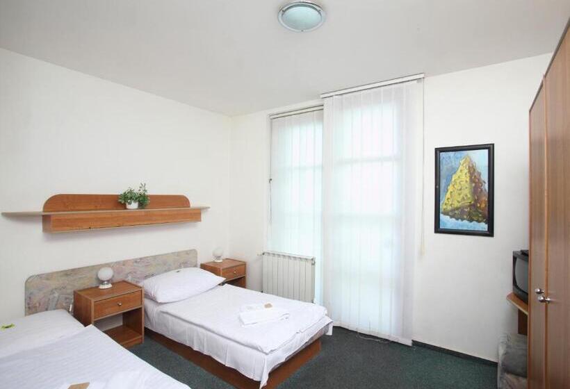 ペンション Penzion Lipa