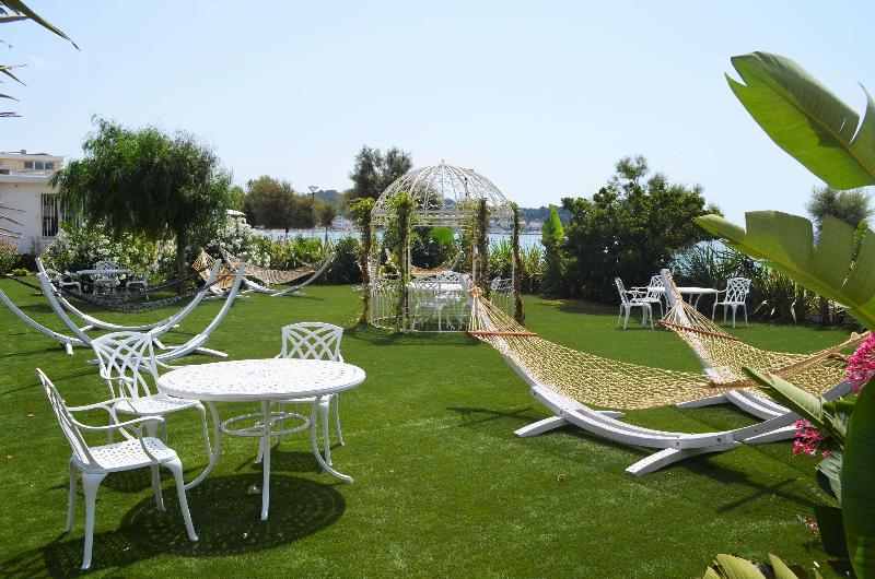 Grand Hotel Des Sablettes Plage, Curio Collection By Hilton