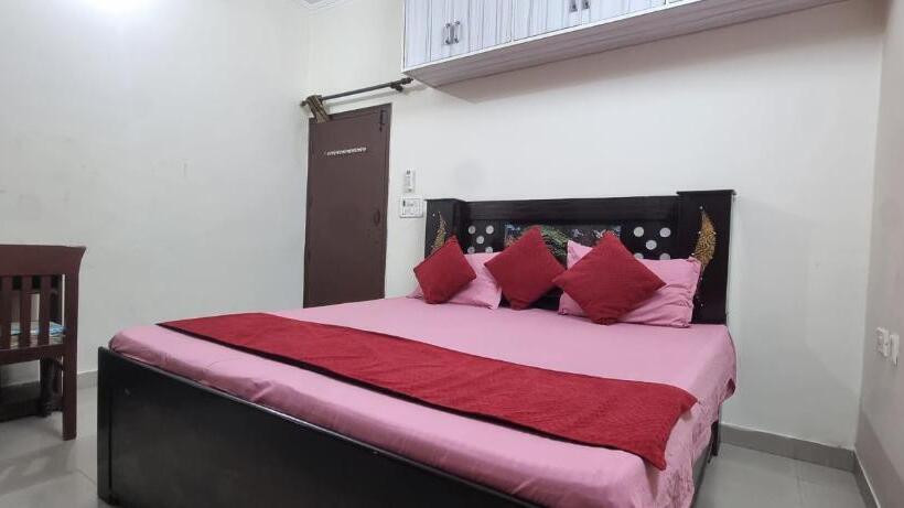 בית מלון כפרי Mahadev Apartments By Around Stays