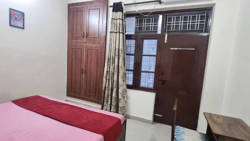 בית מלון כפרי Mahadev Apartments By Around Stays