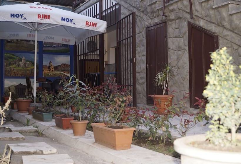 Hostel Komitas Avenue Guest House