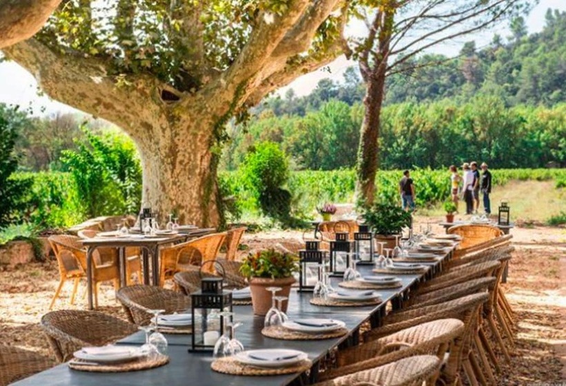 تختخواب و صبحانه Domaine Regis Freres