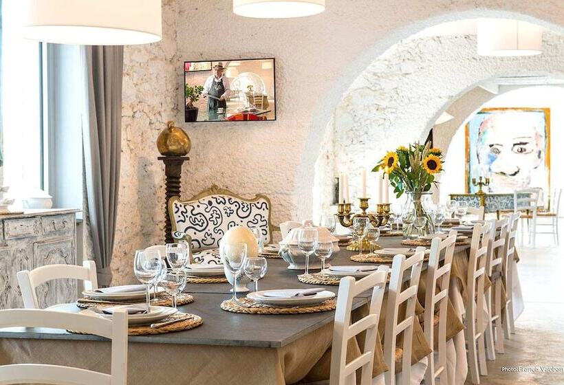 تختخواب و صبحانه Domaine Regis Freres