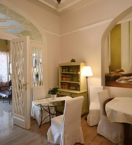 住宿加早餐  Tulipán Villa Panzió
