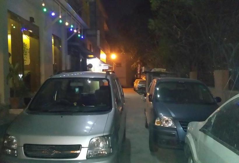 هتل Chandramouli