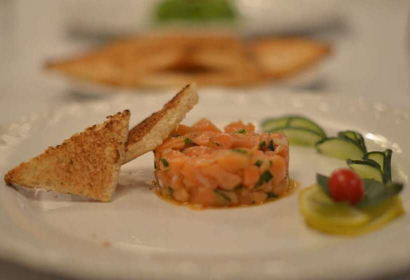 هتل The Riverside