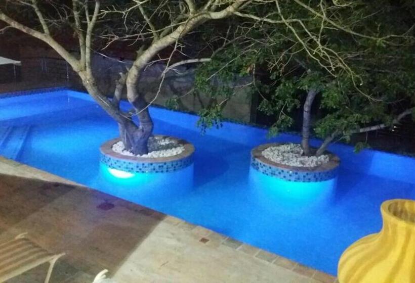 リゾートホテル Ossanzaia Bilene Lodge