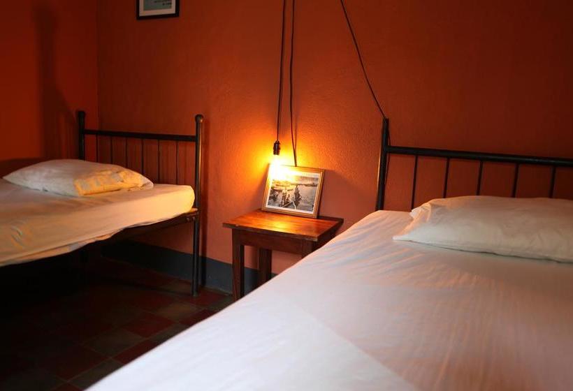هاستل Hostal La Tortuga Booluda