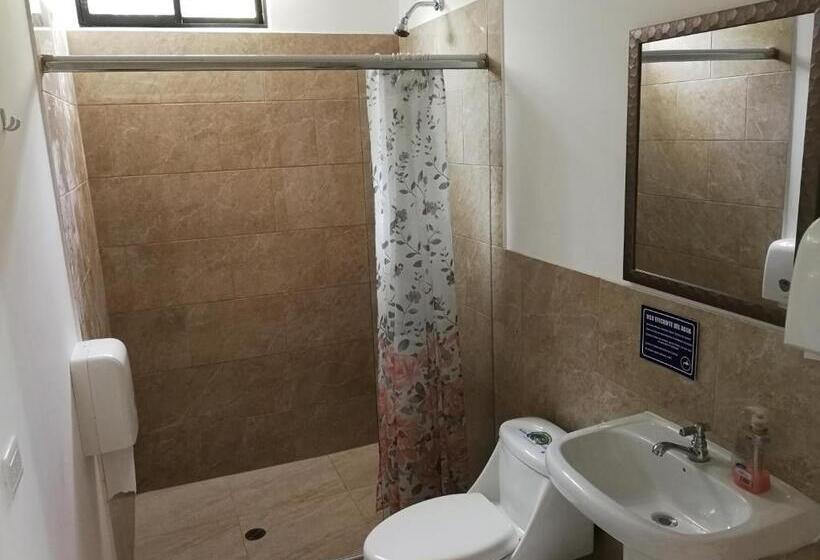 تختخواب و صبحانه Chapelet Hostal