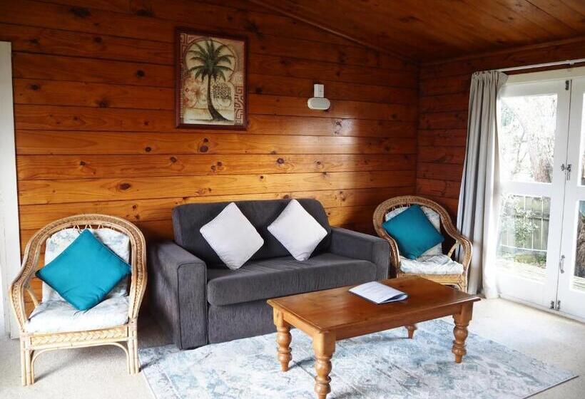 Edgewater Motel
