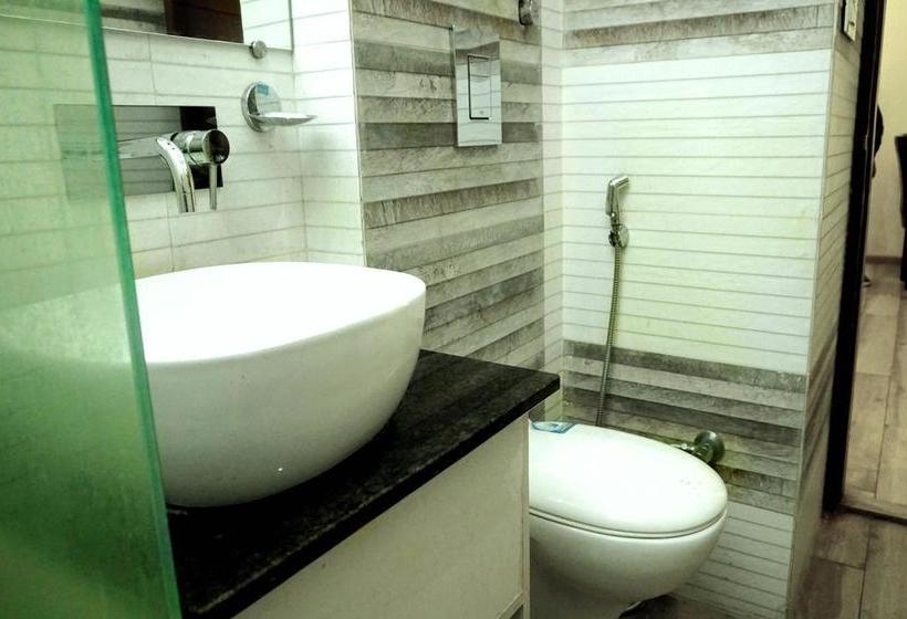 ホテル Fab Blue Orchid Railway Station