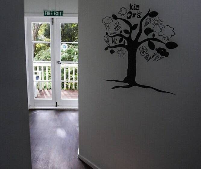 Hekerua Lodge Backpackers Hostel Waiheke Island