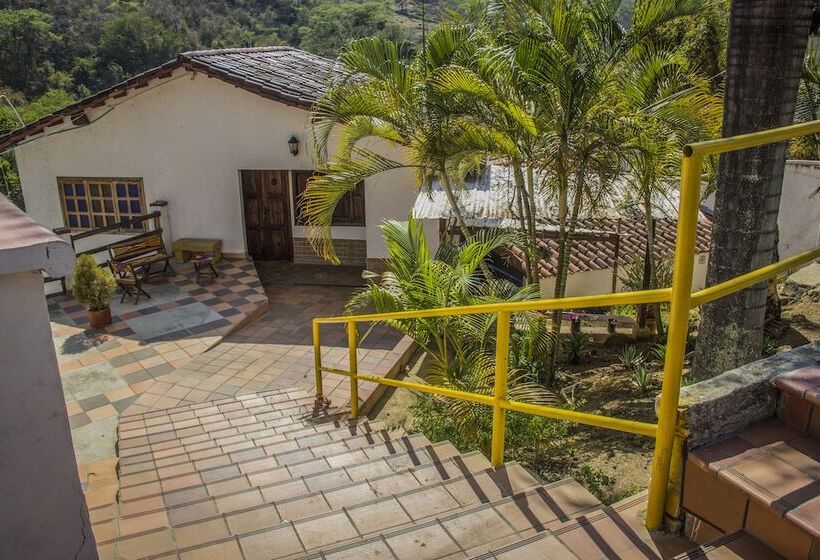 هتل Campestre Villa Lucila