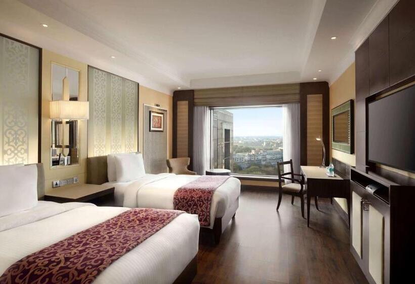 هتل Ramada Plaza Chennai