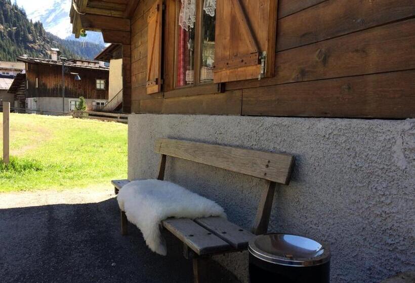 تختخواب و صبحانه Garnì Serena