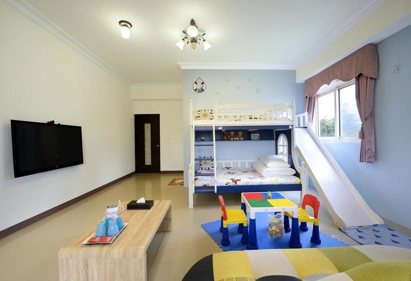 تختخواب و صبحانه Love Fun House