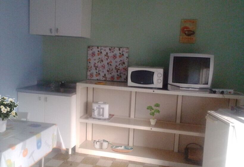 تختخواب و صبحانه Room In Bb   Bb Sciddicu Rooms, Lg
