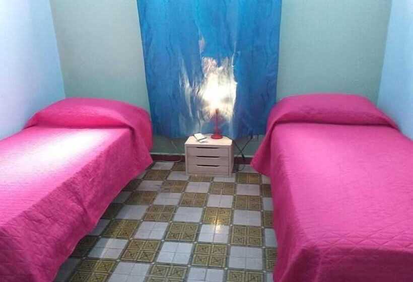 تختخواب و صبحانه Room In Bb   Bb Sciddicu Rooms, Lg