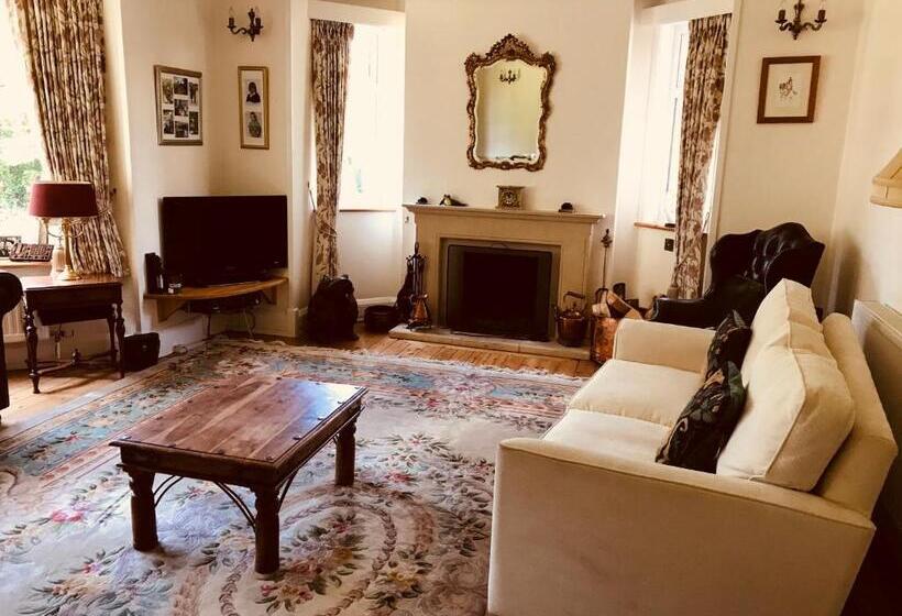 تختخواب و صبحانه Tresillian House