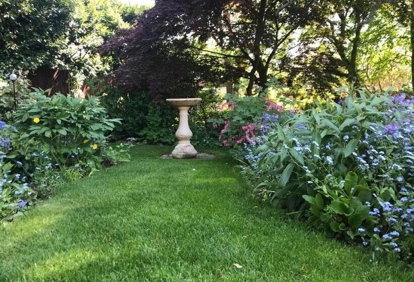 تختخواب و صبحانه Tresillian House