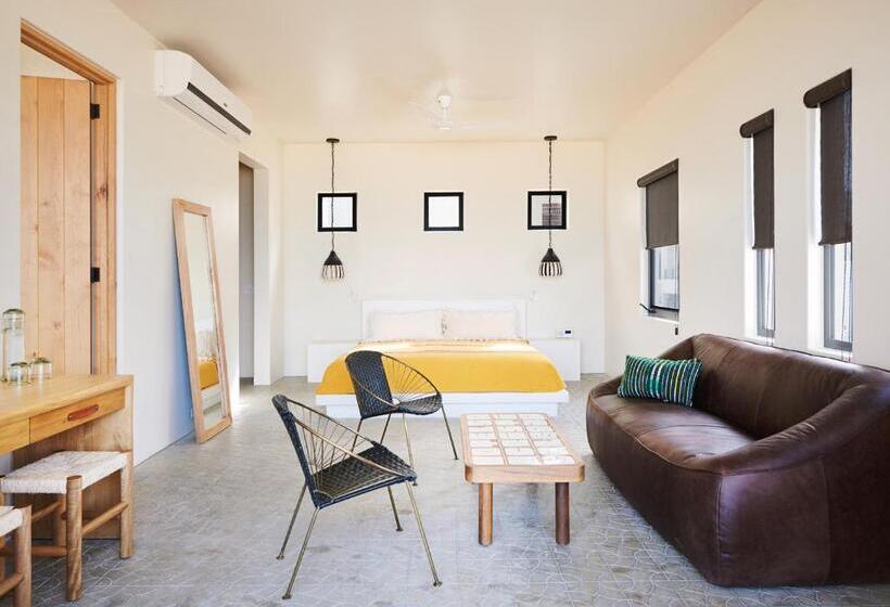 هتل San Cristobal Adults 15+