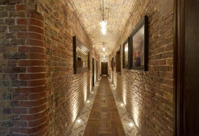 בית מלון כפרי The Golden Hope Wetherspoon