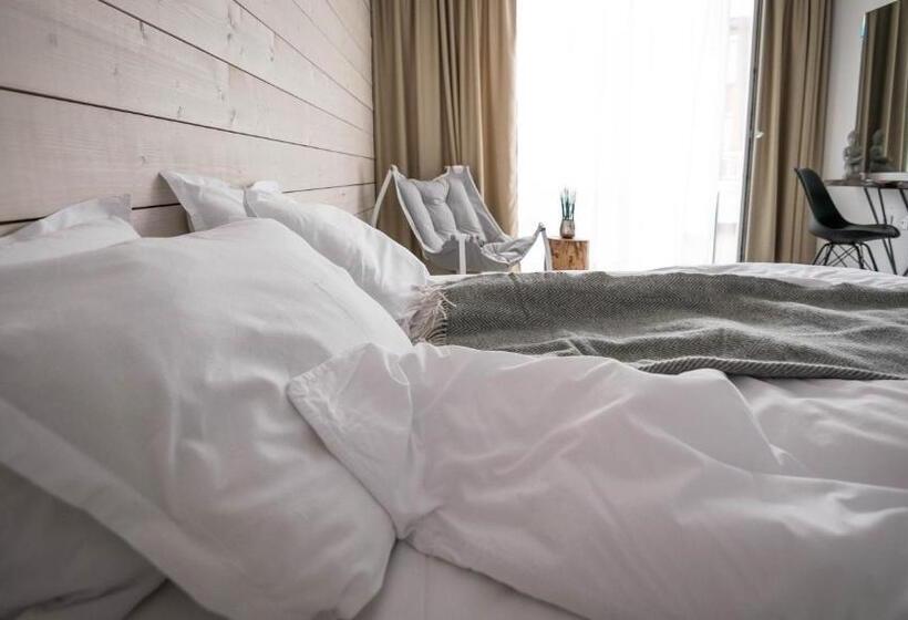هتل The Mint Villa   Saint Vlas