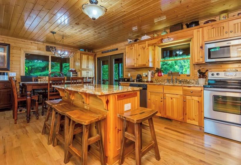 Appalachian Mtn Cabin Near New River State Park!