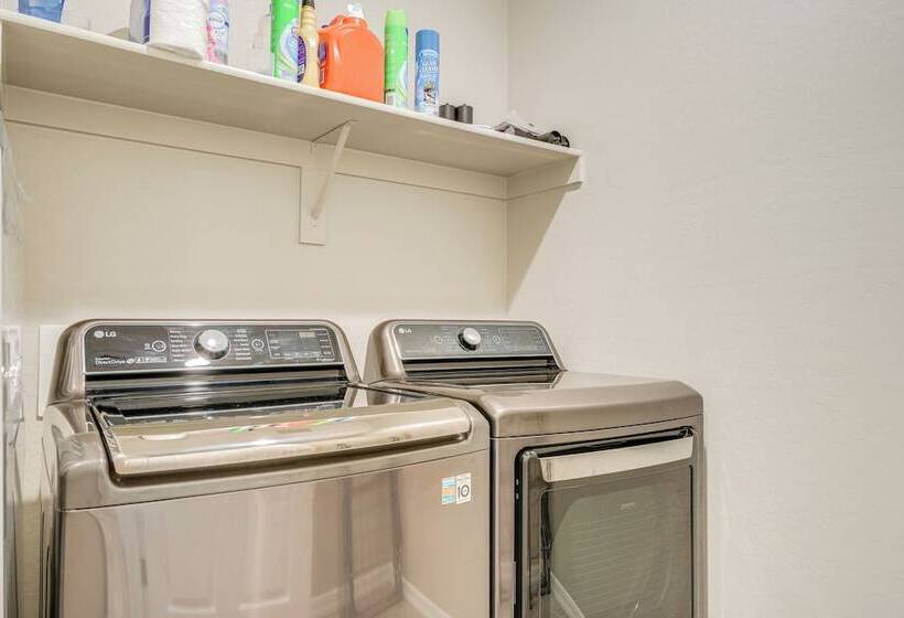 Central Casa Grande Home In Quiet Neighborhood