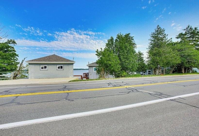 Charming Bear Lake Cottage W/ Dock & Paddleboards!