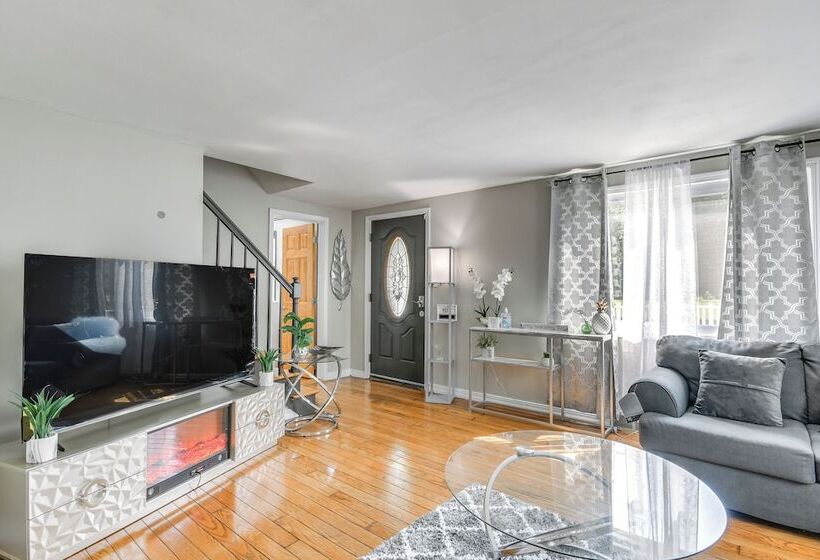 3 Mi To Dtwn Syracuse: Home W/ Fenced Yard!