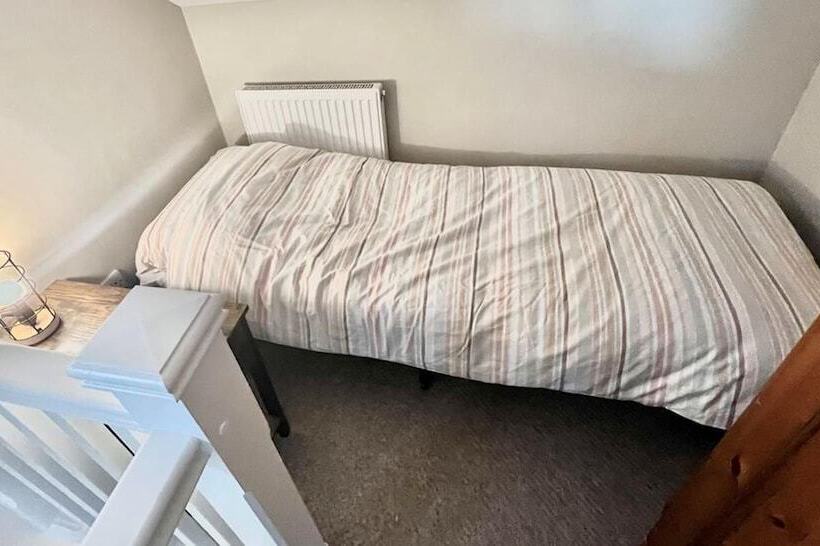 Rural Cottage Full Kitchen Pets Ok Paddock