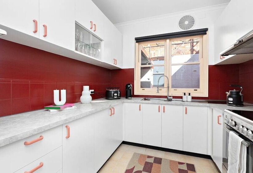 فندق فئة نجمة واحدة Fitzroy Private Rooms   132 Nicholson Homestay