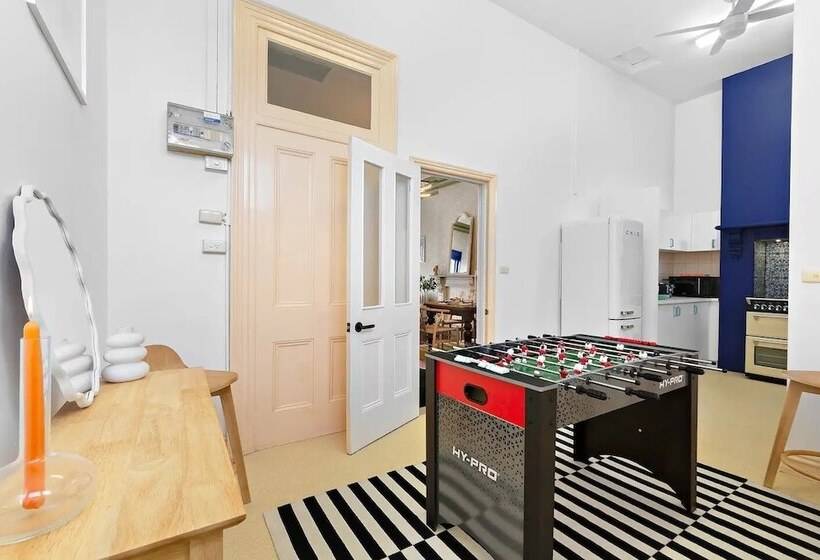 فندق فئة نجمة واحدة Fitzroy Private Rooms   132 Nicholson Homestay