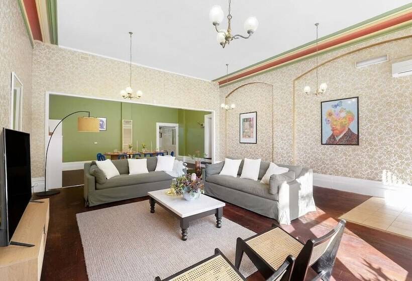 فندق فئة نجمة واحدة Fitzroy Private Rooms   132 Nicholson Homestay