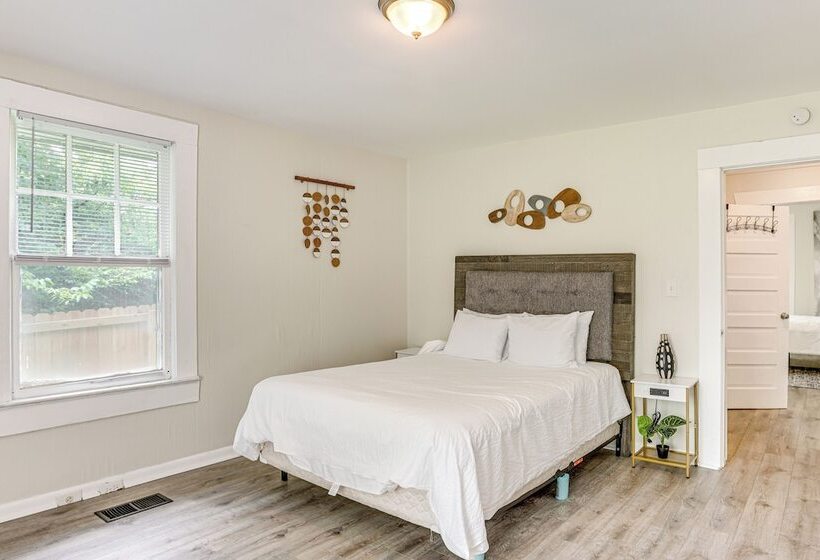 Pet Friendly Birmingham Home: 7 Mi To Downtown!