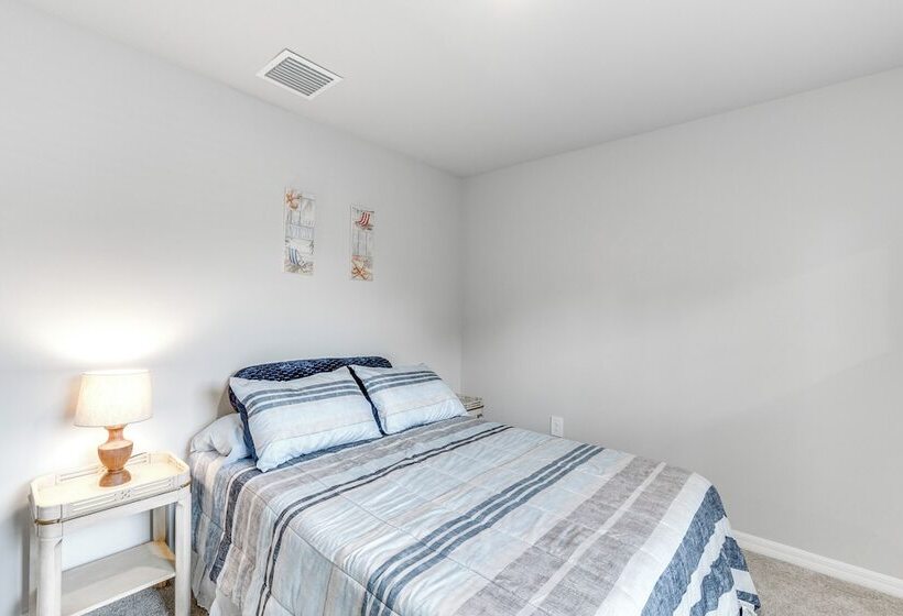 Port Charlotte Retreat Near Beach & Rays Stadium!