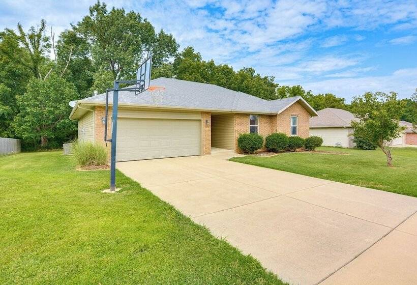 Springfield Area Home ~ 12 Mi To Downtown!