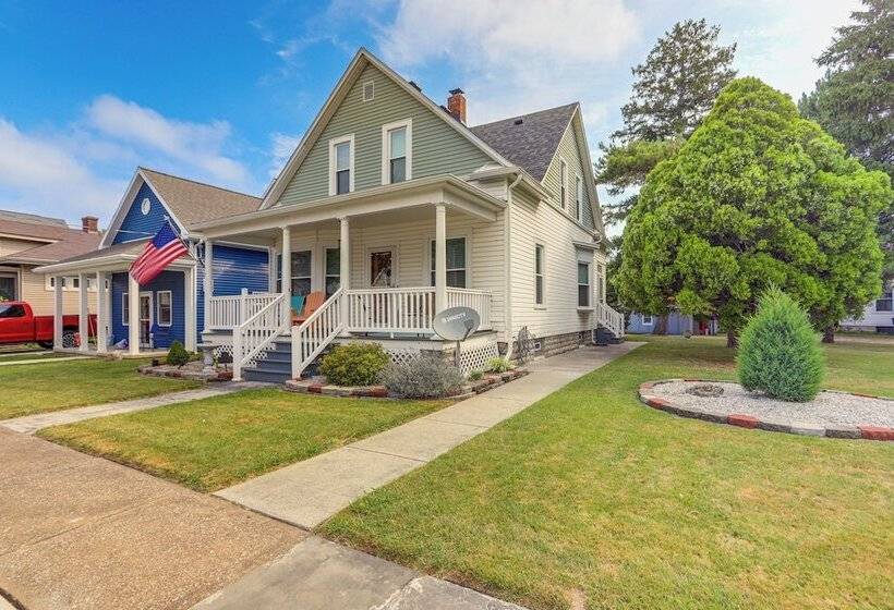 3 Mi To Cedar Point: Sunny Sandusky Home W/ Yard