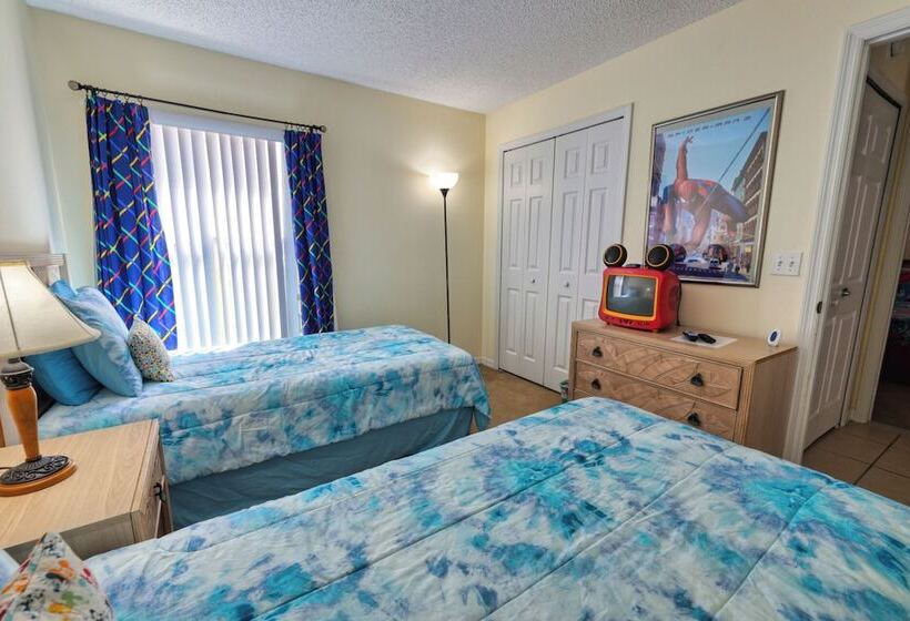 Arler House   Amazing 4 Bed 3 Bath   Private Pool