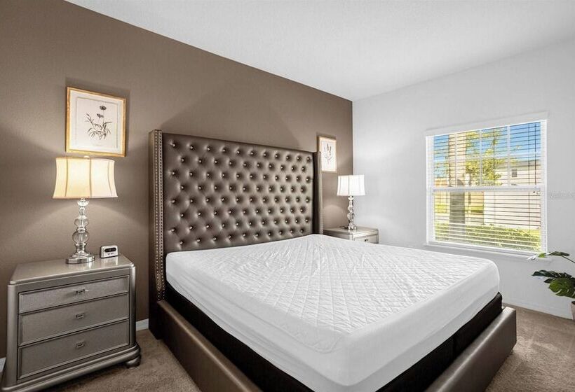 Beautiful Townhouse Next To Disney Parks 04