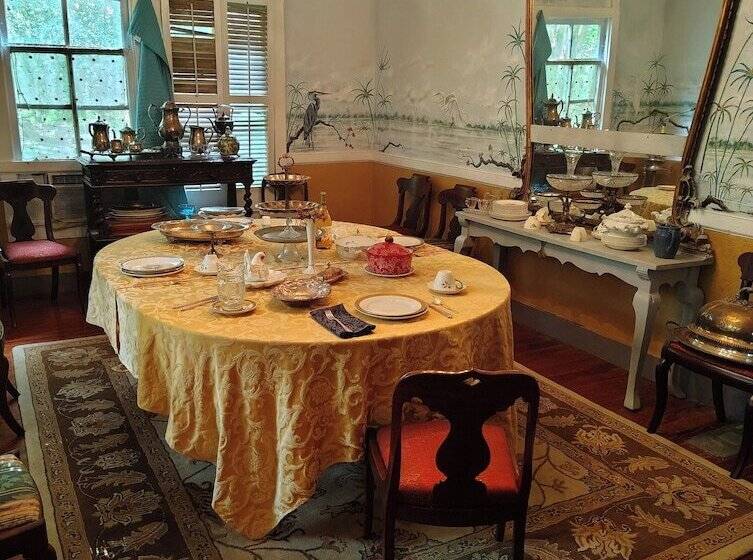 مبيت وإفطار Lafleur Guest House