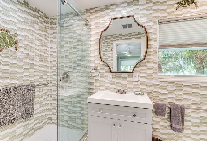 Walk To Beach: Cape Coral Home W/ Grill & Patio