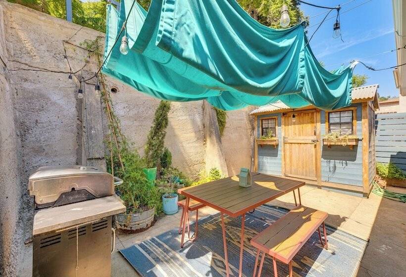 Bright & Mod Bungalow: 2 Mi To Downtown La!