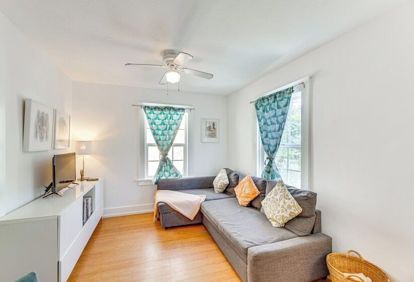 Bright & Mod Bungalow: 2 Mi To Downtown La!