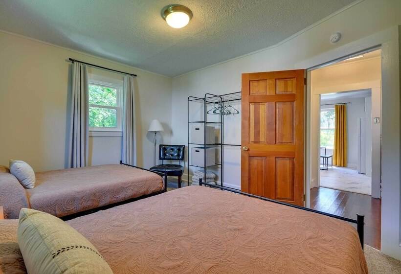 Charming Danville Home: 1/2 Mi To Caesars Virginia