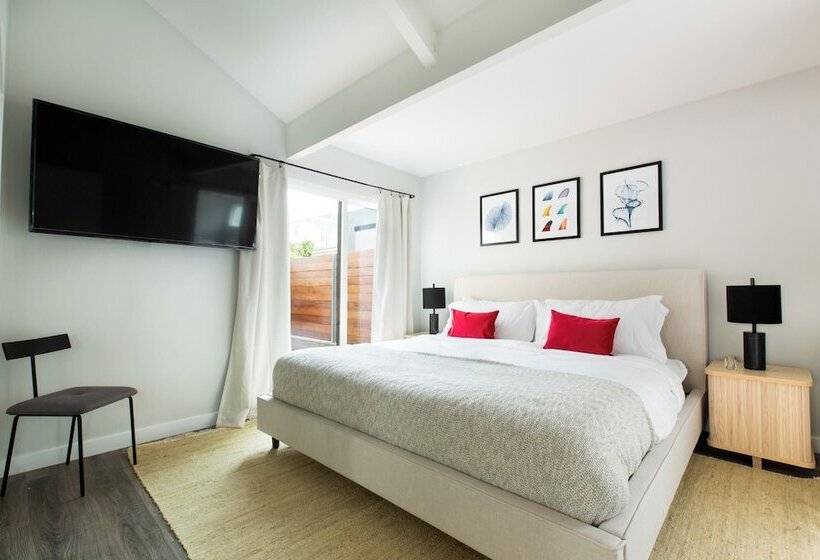 Hamilton Ii By Avantstay Beach House Rooftop Deck Newly Renovated Bungalow